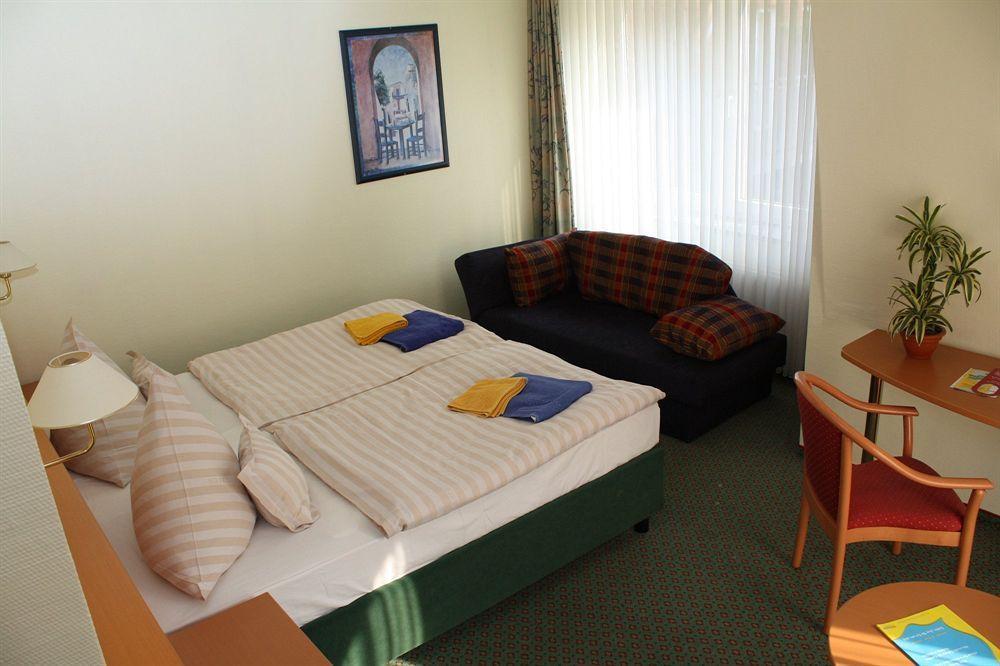 Hotel Gremersdorf - Zum Gruenen Jaeger מראה חיצוני תמונה