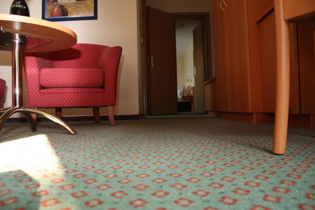 Hotel Gremersdorf - Zum Gruenen Jaeger מראה חיצוני תמונה