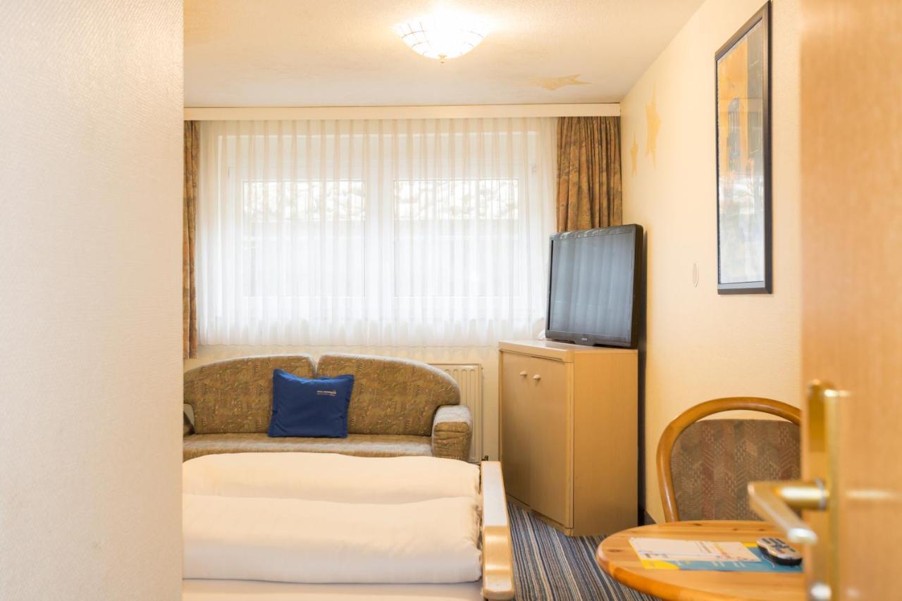 Hotel Gremersdorf - Zum Gruenen Jaeger מראה חיצוני תמונה