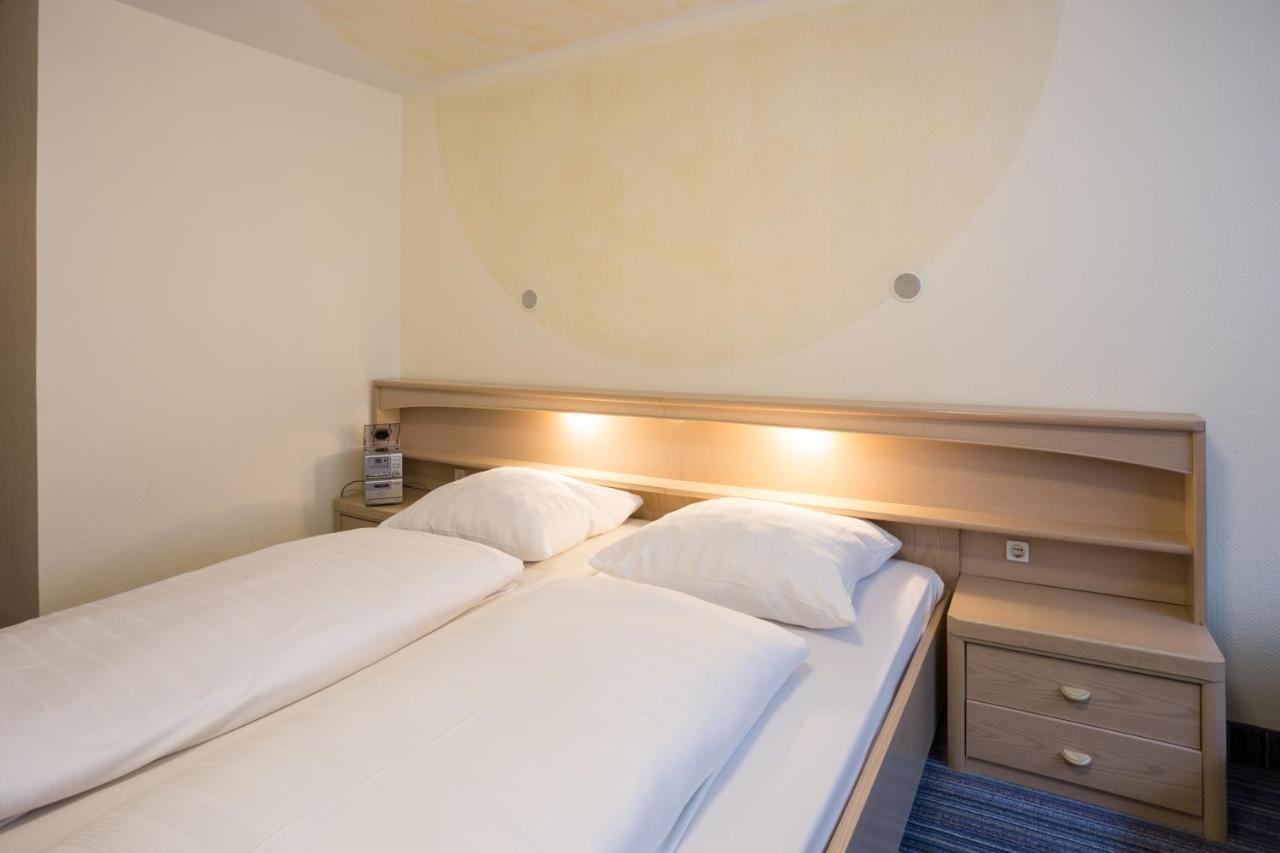 Hotel Gremersdorf - Zum Gruenen Jaeger מראה חיצוני תמונה