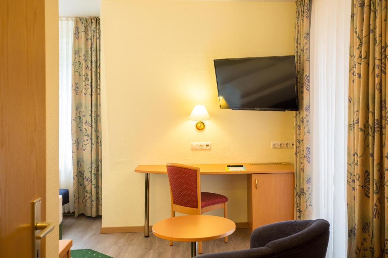 Hotel Gremersdorf - Zum Gruenen Jaeger מראה חיצוני תמונה
